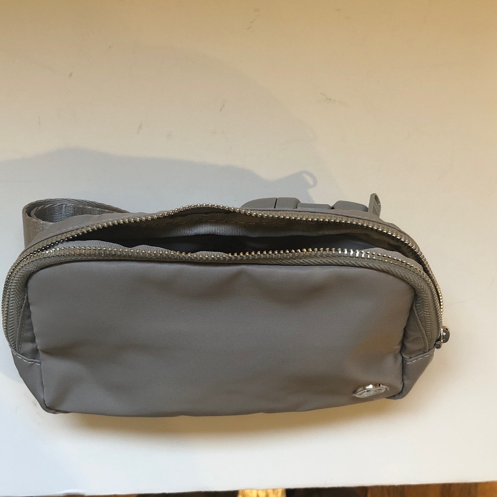 Pander Sports Everywhere Belt Bag – 
Light Grey | NWT - Brand New - 
Never Used - Picture 6 of 10